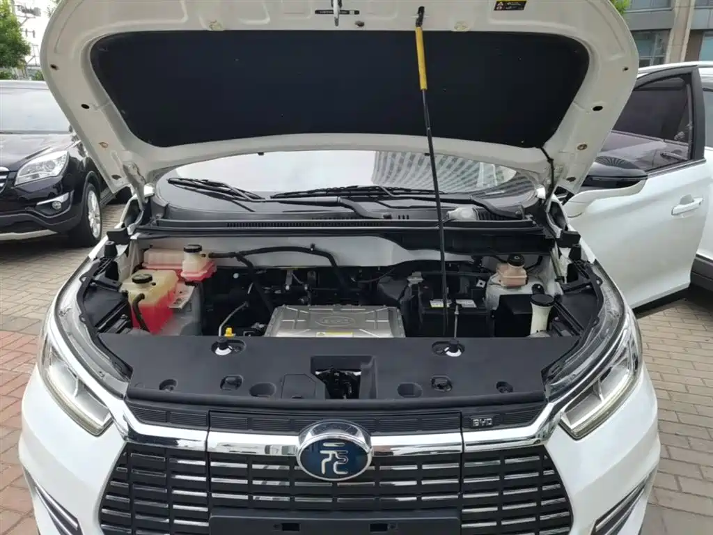 BYD Yuan New Energy 2019 EV360 Smart Connect Premium Edition фото 20
