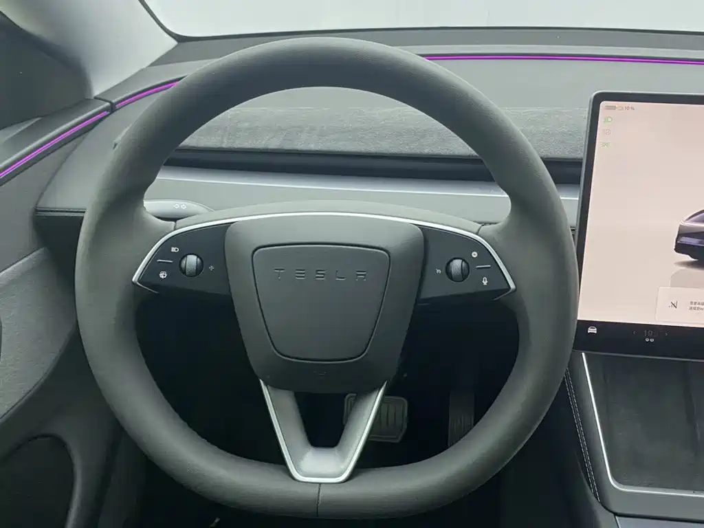 صورة 14 - Tesla Model Y
