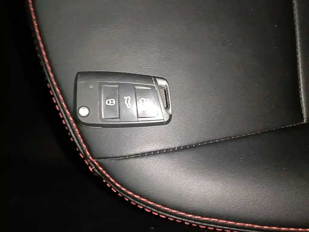 Škoda Octavia 2017 Classic 1.6L Automatic Comfort фото 9