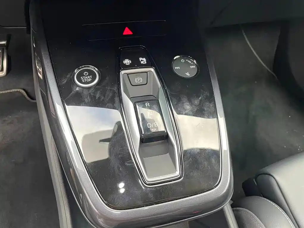 Audi Q4 e-tron 2024 50 e-tron quattro Creation Night Edition фото 8