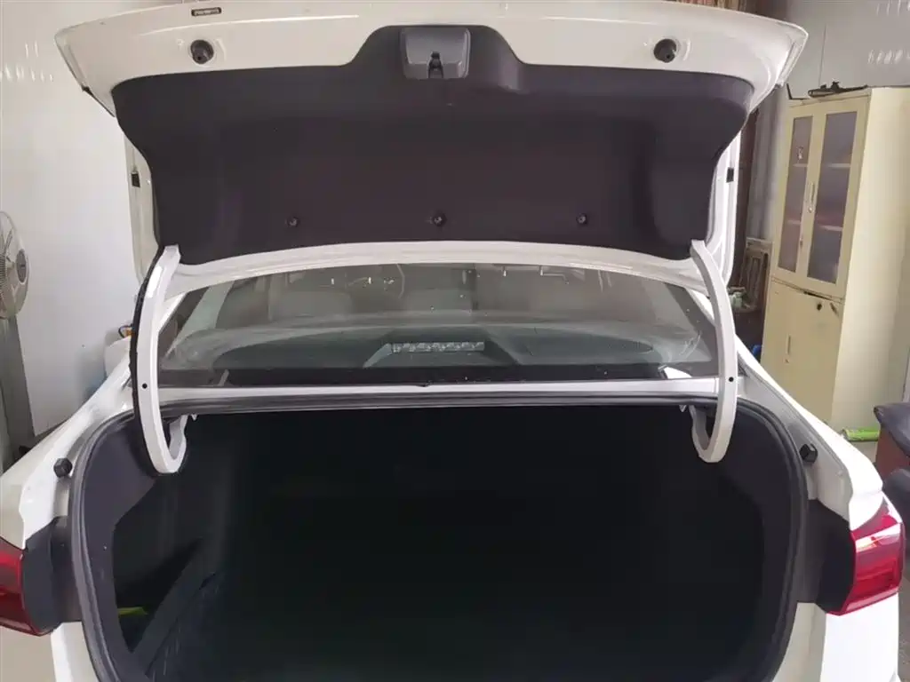 Volkswagen Bora 2019 Facelift 1.5L Automatic Comfort China VI фото 19