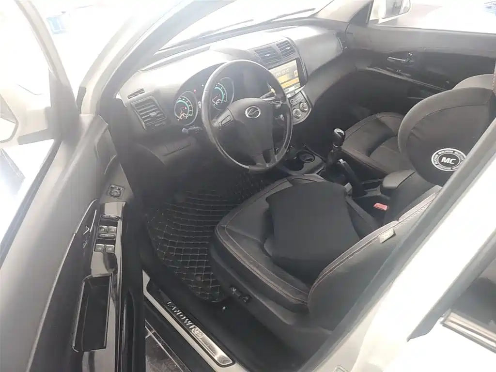 Landwind X5 2015 2015 1.5T Manual Pioneer Edition