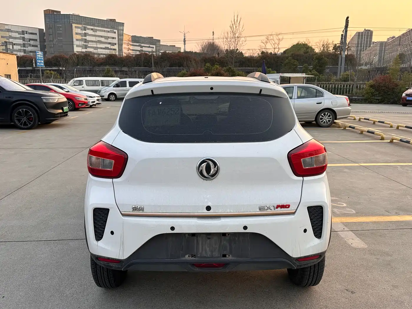 DONGFENG EX1
