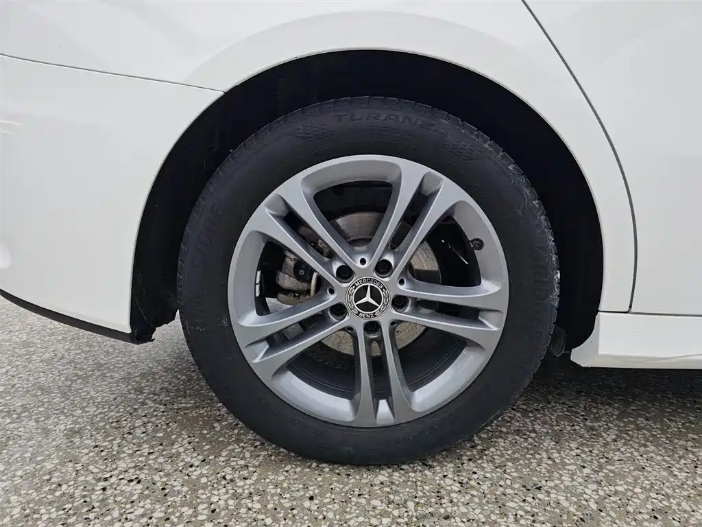 Mercedes-Benz A-Class 2021 Facelift A 180 L Sport Sedan фото 5