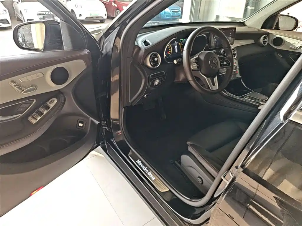 Mercedes-Benz GLC 2020 Facelift GLC 260 L 4MATIC Dynamic фото 16