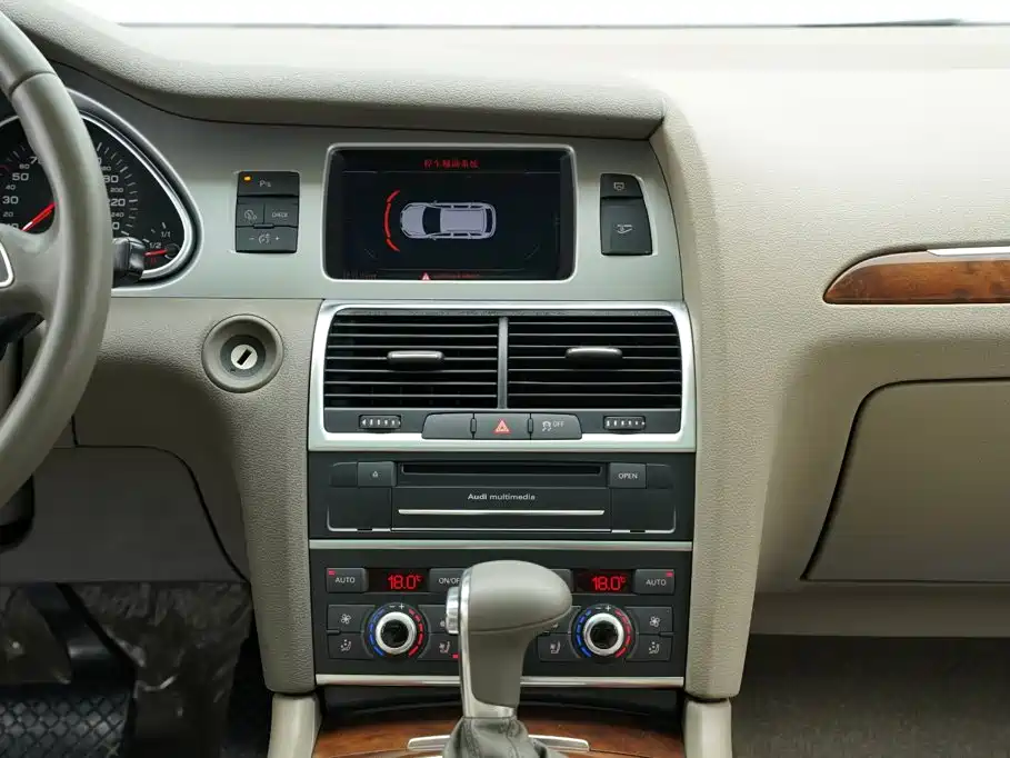 Audi Q7 2011 2011 3.0 TFSI Technology (245kW)