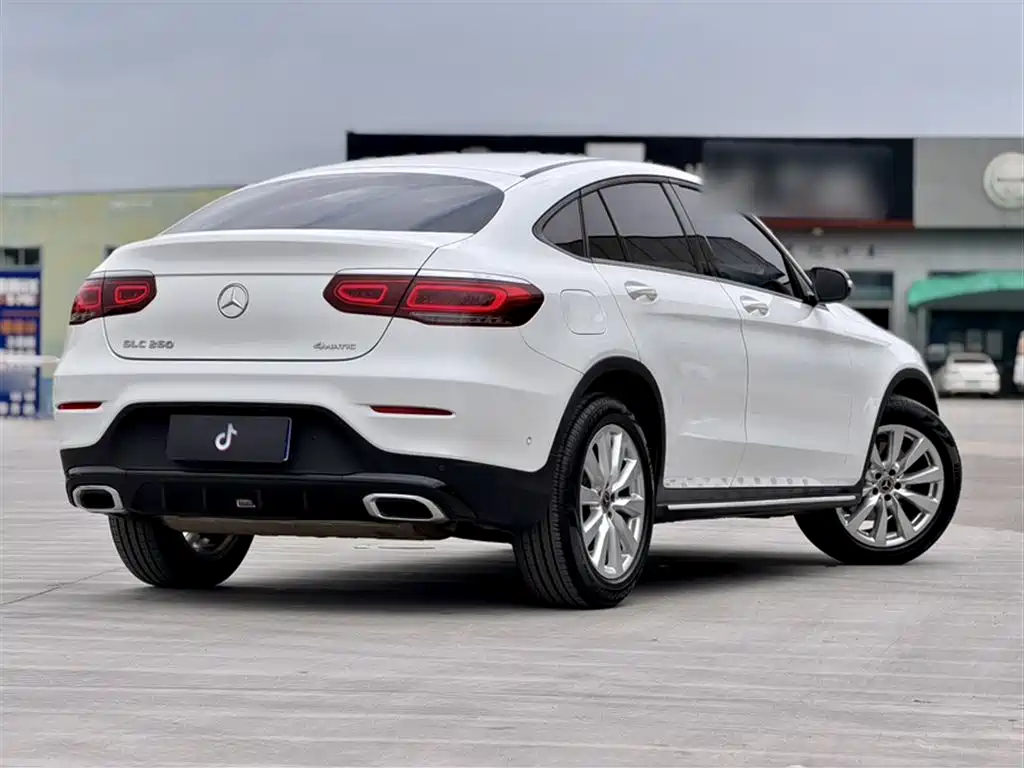 Mercedes-Benz GLC Coupe 2020 GLC 260 4MATIC Coupe SUV фото 19