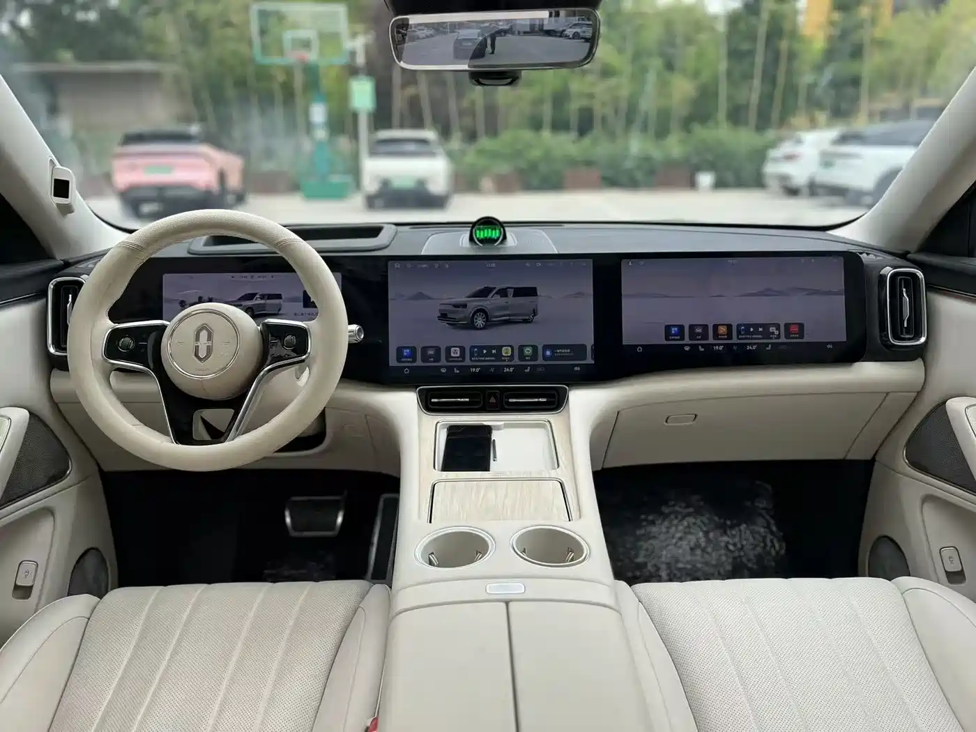 AITO Wenjie AITO M8 2025 Model Extended Range Max+ Edition 53.4kWh 6-Seater фото 6