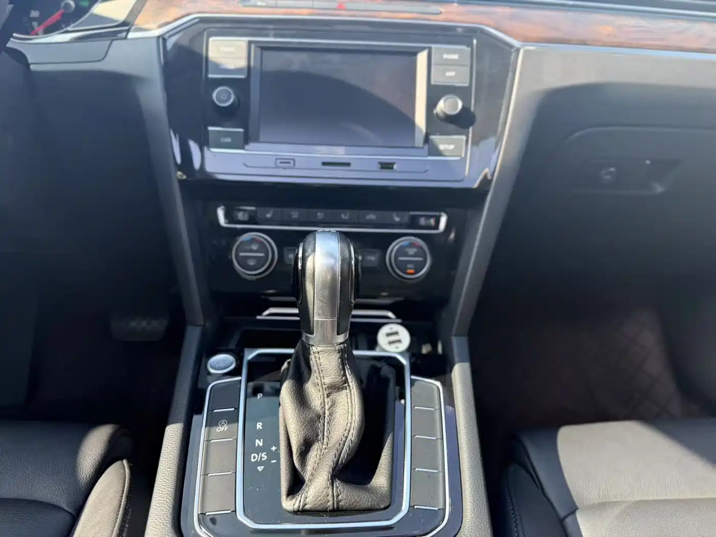 Volkswagen Magotan 2017 330TSI DSG Luxury фото 14