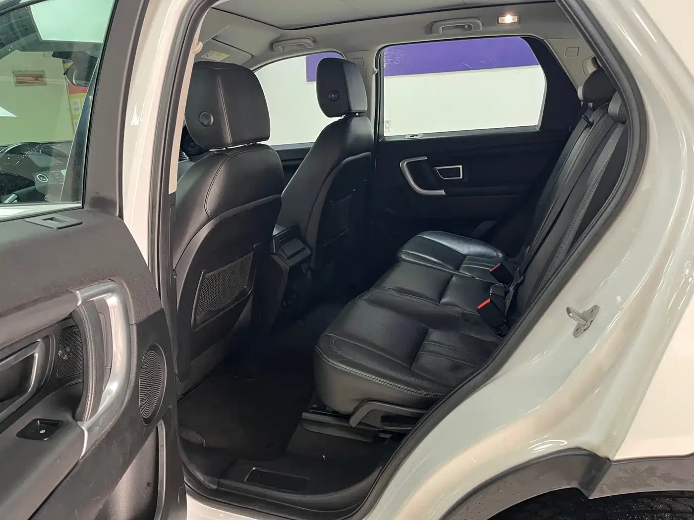 Land Rover Discovery Sport 2016 2.0T HSE фото 7