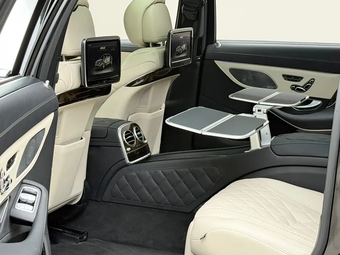 Mercedes-Benz Maybach S-Class 2015 S 500 4MATIC фото 13