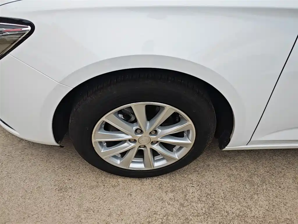 Buick Verano 2017 Sedan 20T DCT Elite фото 23