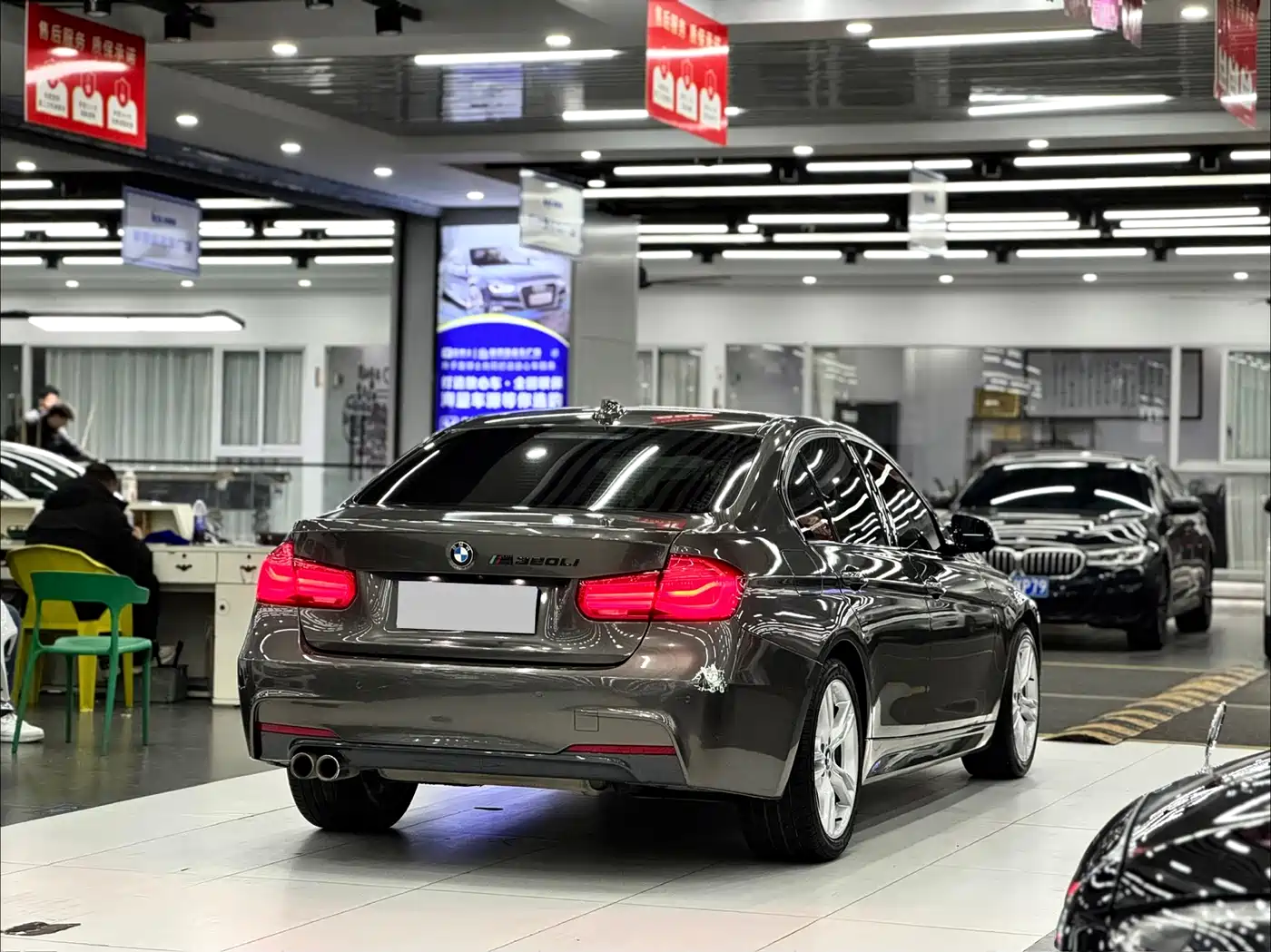 BMW 3 Series 2017 320i M Sport фото 6