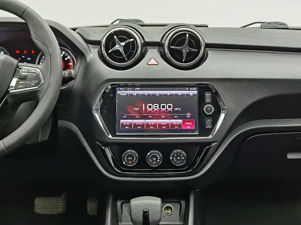 Soueast DX3 2017 2018 1.5T CVT Premium