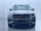 Фото 2 - Volkswagen Touareg