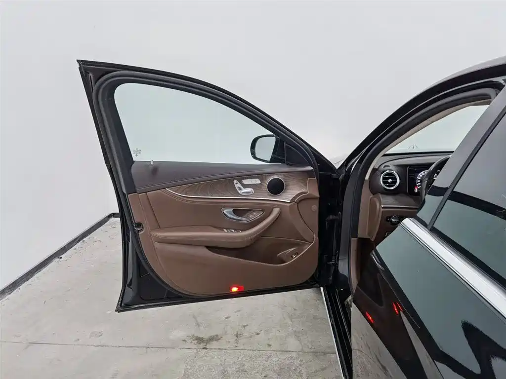 Mercedes-Benz E-Class 2020 E 260 L фото 8