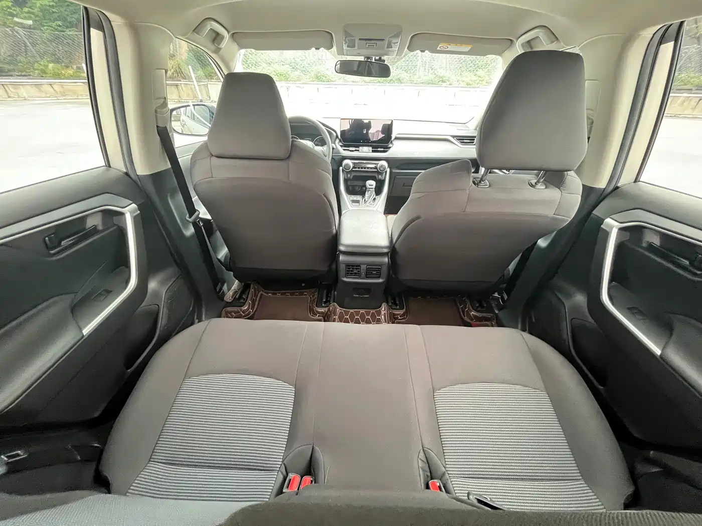 Toyota Wildlander 2024 2.0L CVT FWD Leading Edition фото 4