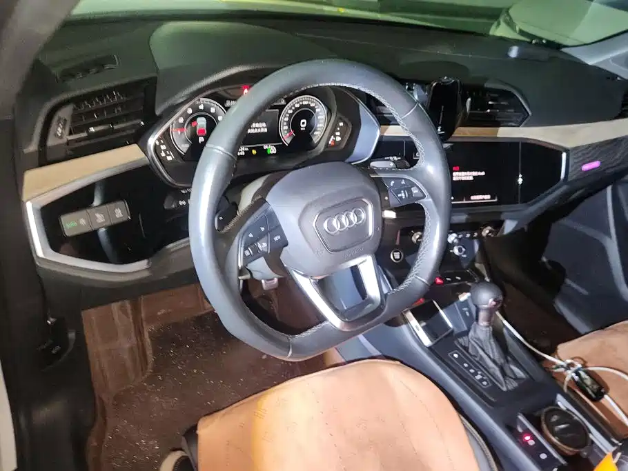Фото 12 - Audi Q3