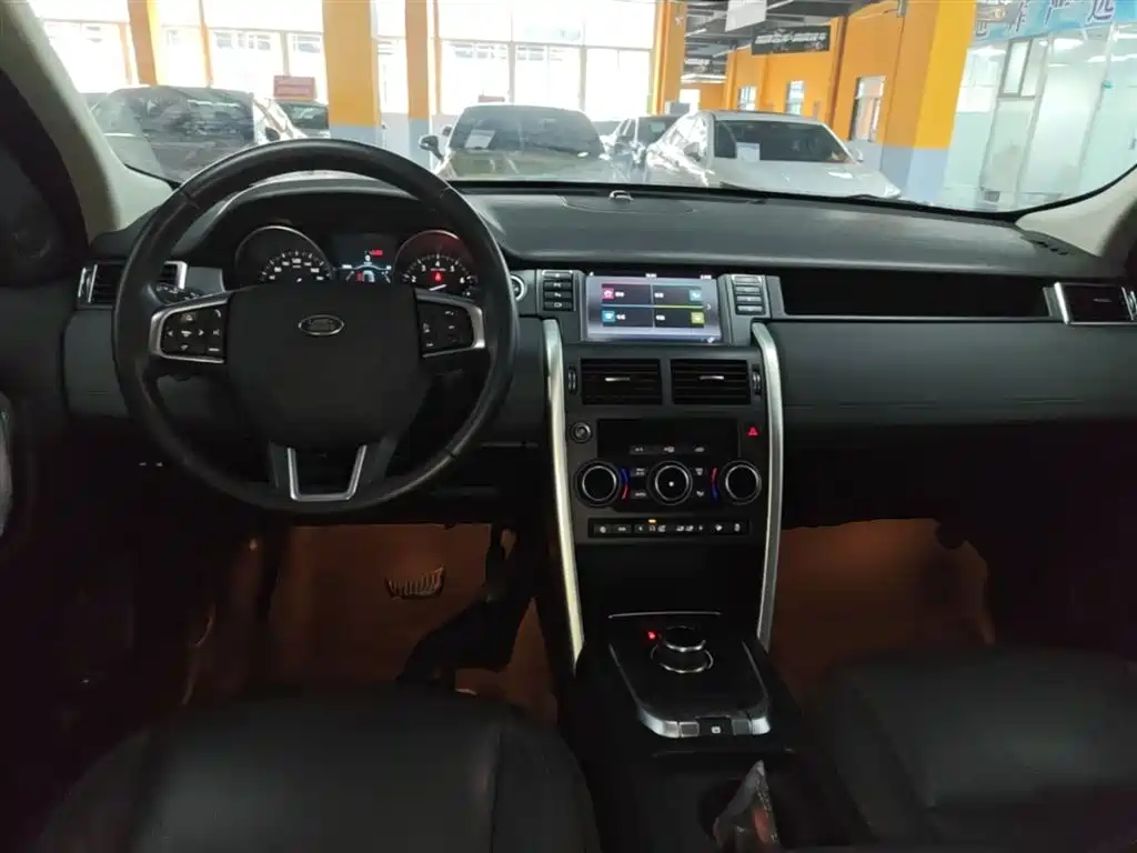 Land Rover Discovery Sport 2019 240PS SE Edition China VI фото 10