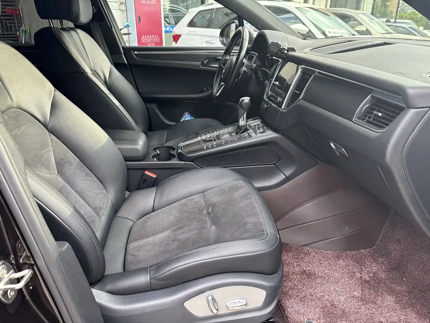 Porsche Macan 2017 Macan 2.0T фото 9