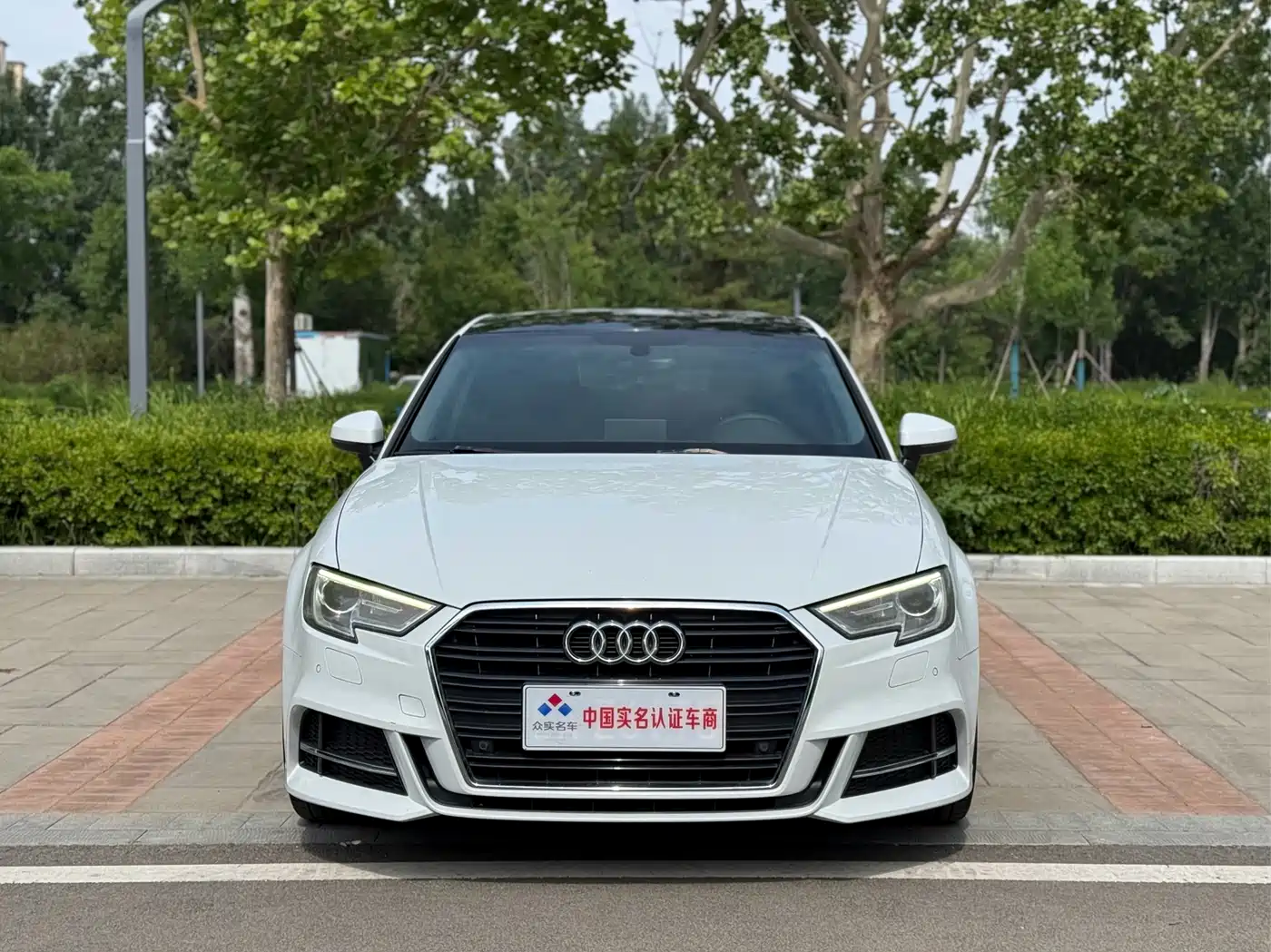 Audi A3 2017 Limousine 35 TFSI Fashion фото 2