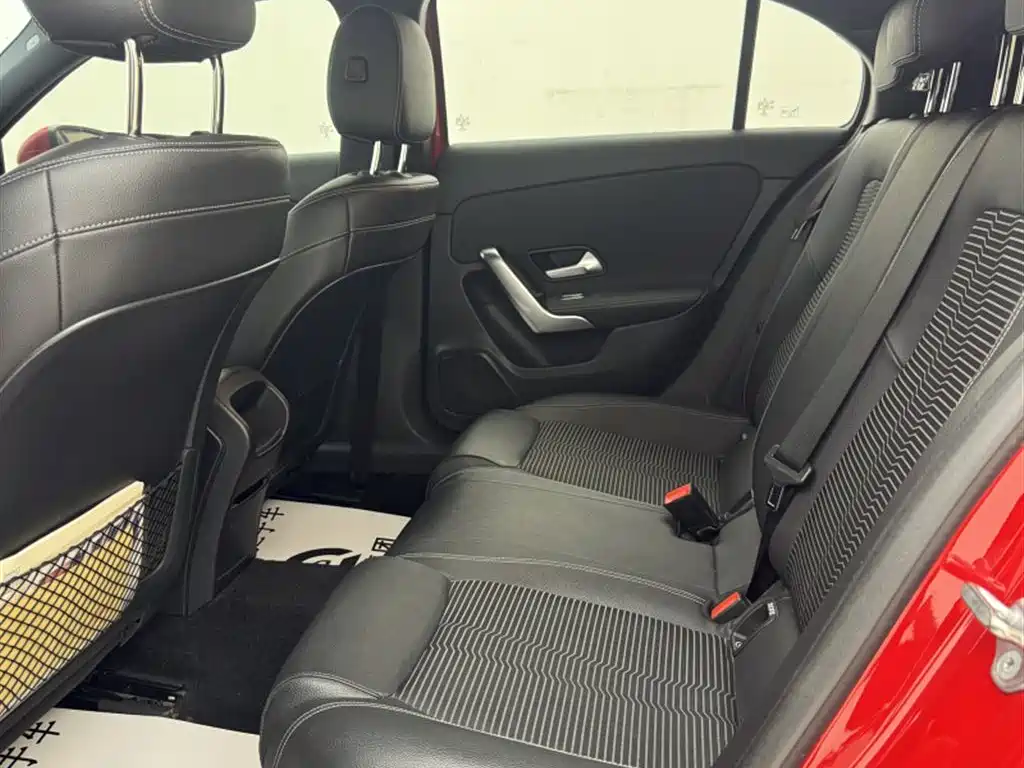 Mercedes-Benz A-Class (Import) 2019 A 200 Dynamic Version фото 8