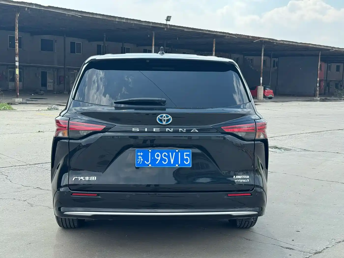 Toyota Sienna 2021 2.5L Hybrid Premium Edition фото 8