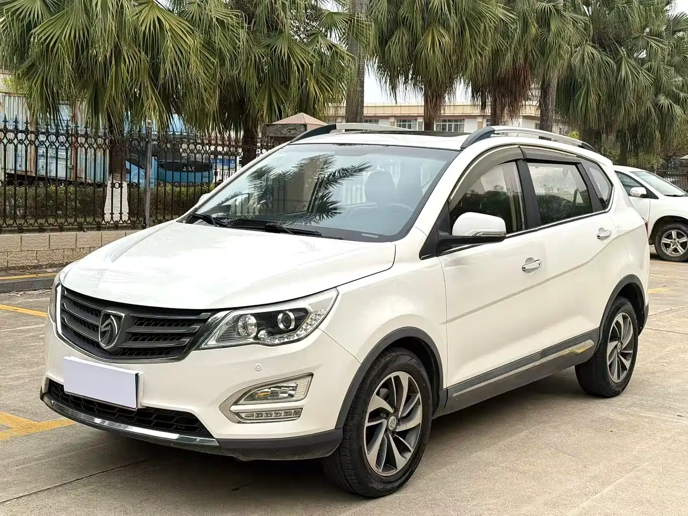Baojun 560 2016 2015 1.8L Manual Luxury