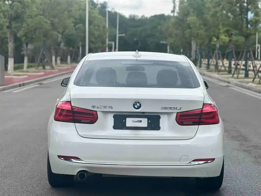 BMW 3 Series 2015 320i Fashion фото 8