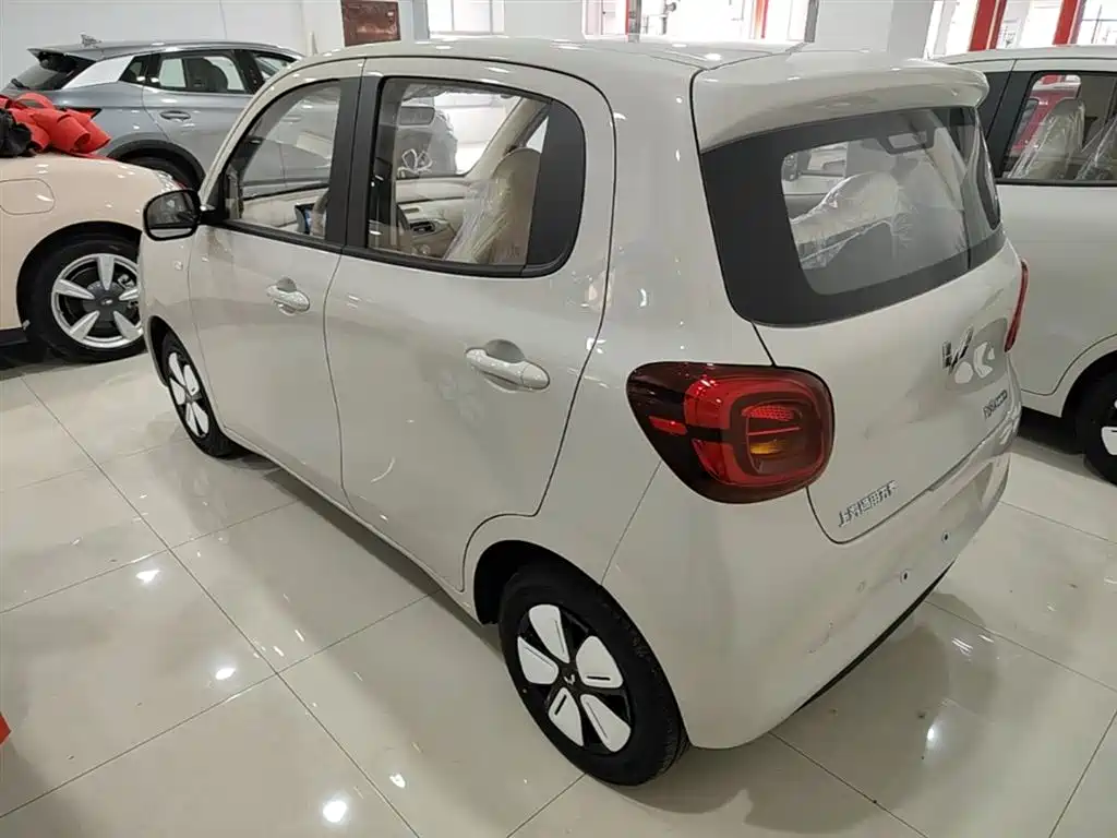Wuling Motors Hongguang MINIEV 2026 2025 4-Door Advanced