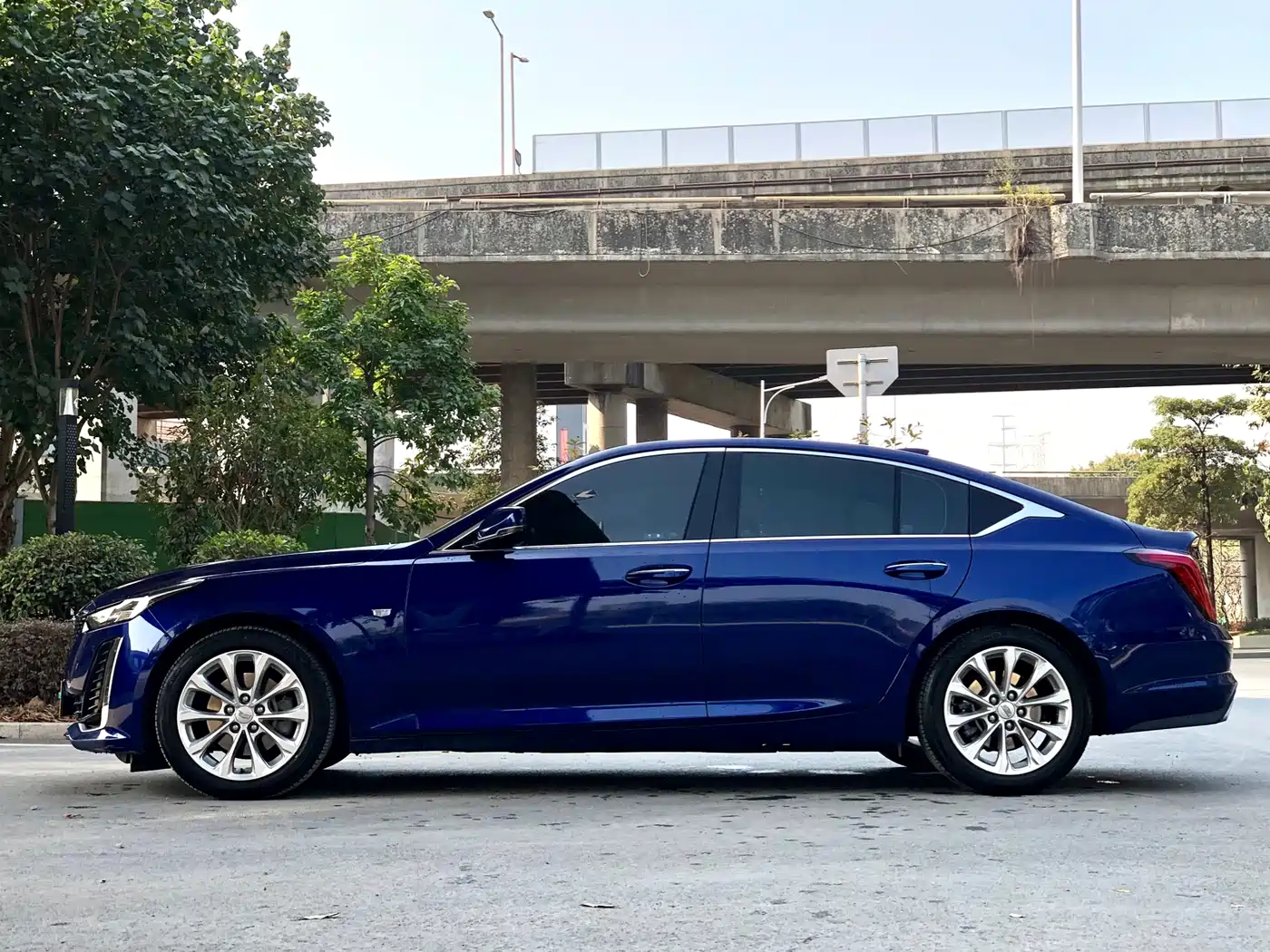 Cadillac CT5 2023 28T Luxury Style (Standard Edition) фото 3
