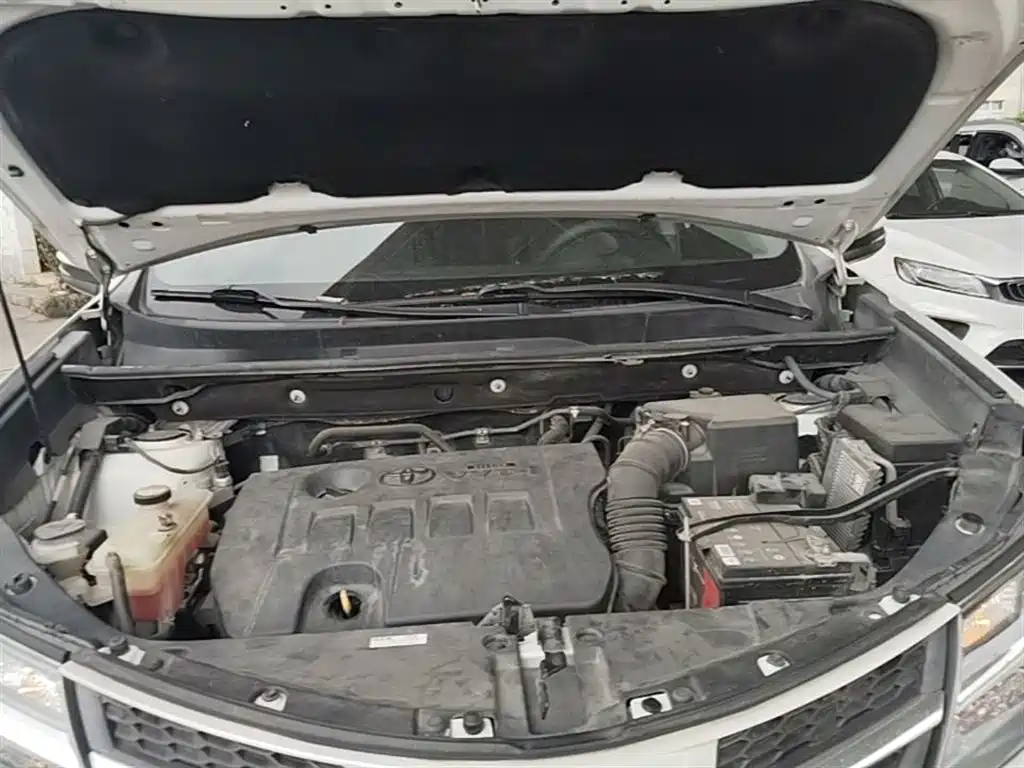 Toyota RAV4 Rongfang 2015 2.0L CVT 2WD Trend Edition фото 20