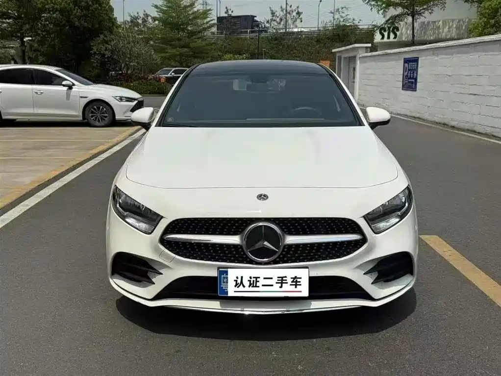Mercedes-Benz A-Class 2019 A 180 L Sport Sedan фото 2