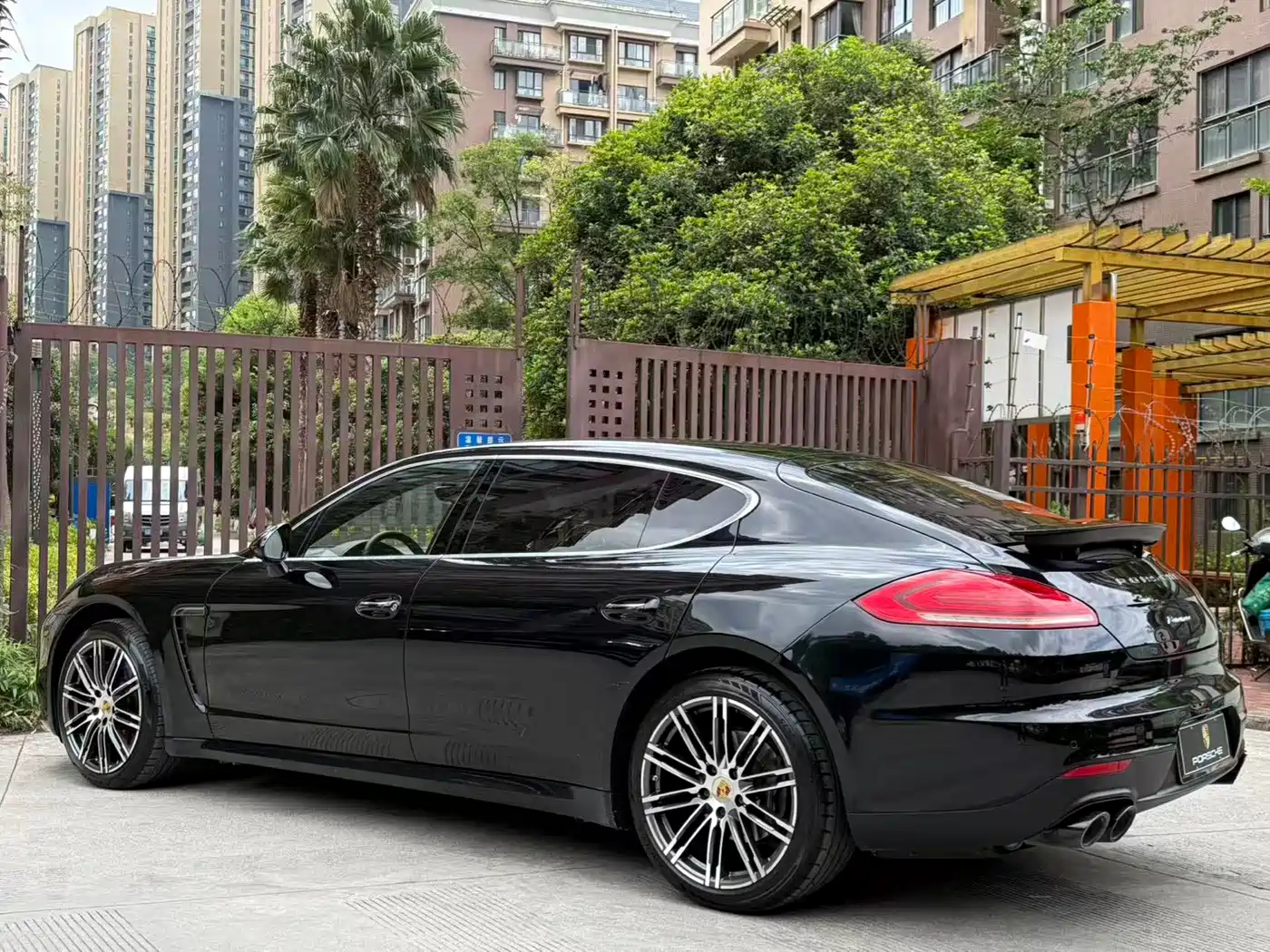 Porsche Panamera 2016 Panamera Executive Edition 3.0T фото 42