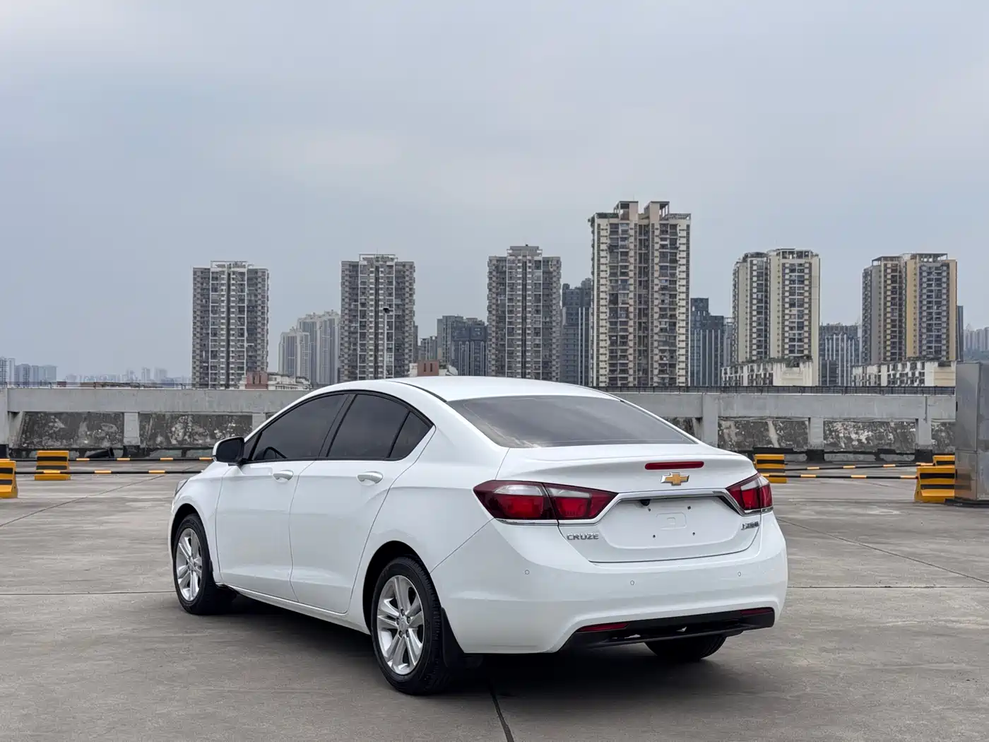 Chevrolet Cruze 2015 1.5L Automatic Luxury Edition фото 6