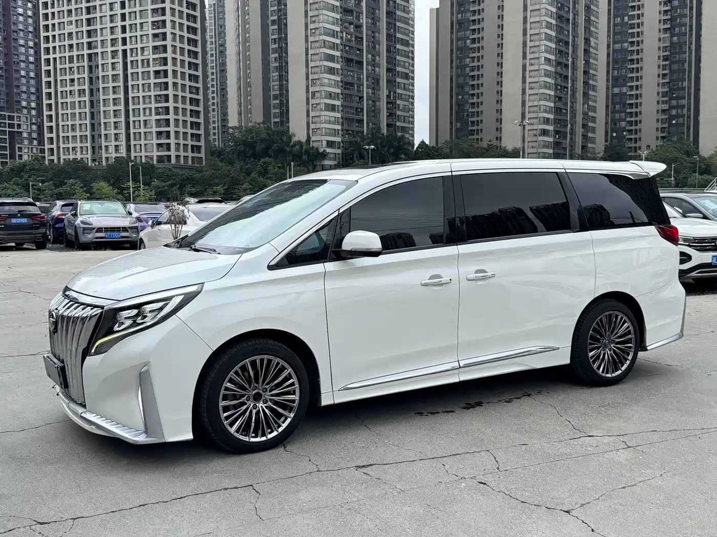 GAC Trumpchi Trumpchi M8 2020 Pilot 390T Premium Edition фото 2