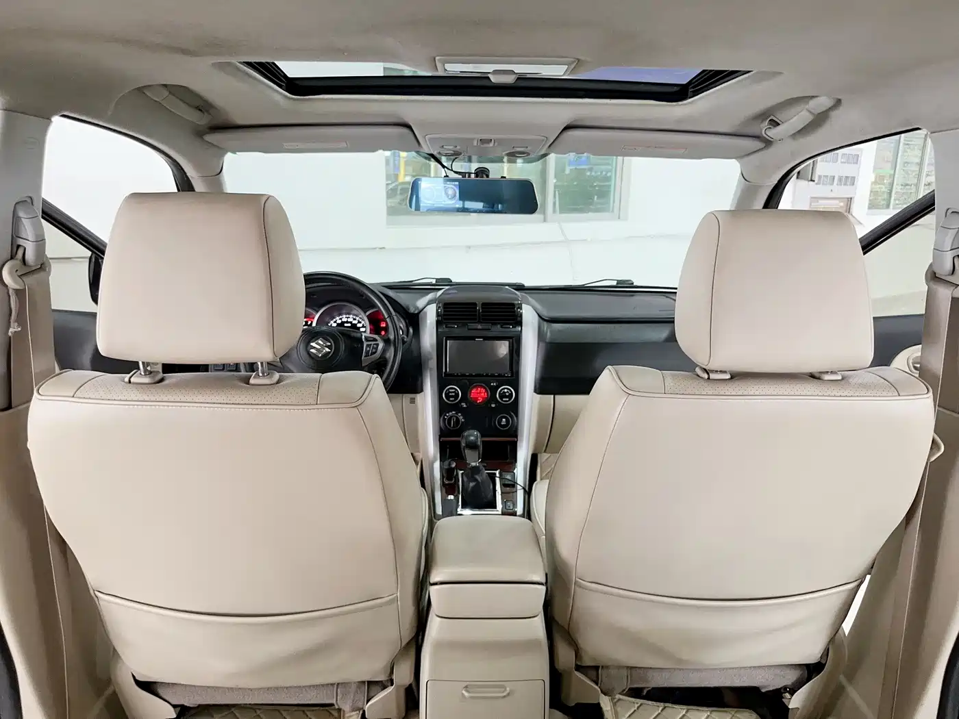 Photo 9 - Suzuki Grand Vitara