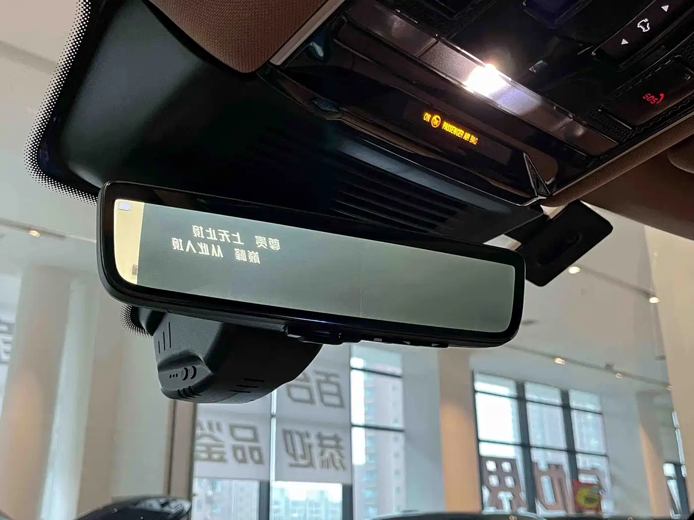 Land Rover Range Rover 2023 3.0 L6 360PS Golden Age Edition фото 8