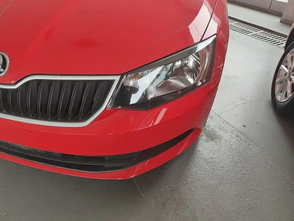Škoda Fabia 2017 1.4L Auto Car Enjoy Edition фото 24