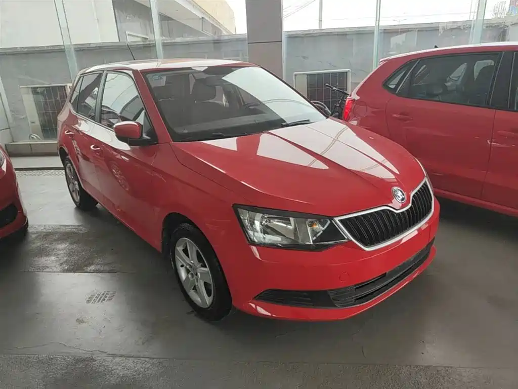 Škoda Fabia 2017 1.4L Auto Car Enjoy Edition фото 4