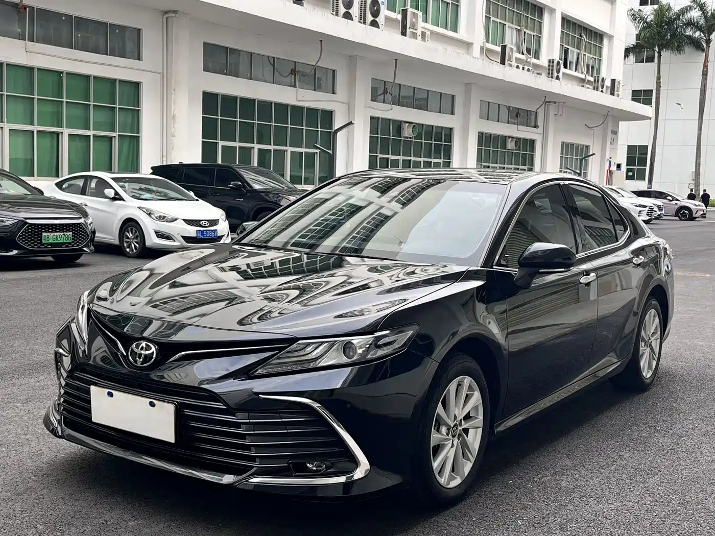 Toyota Camry 2023 2.0G Luxury Edition