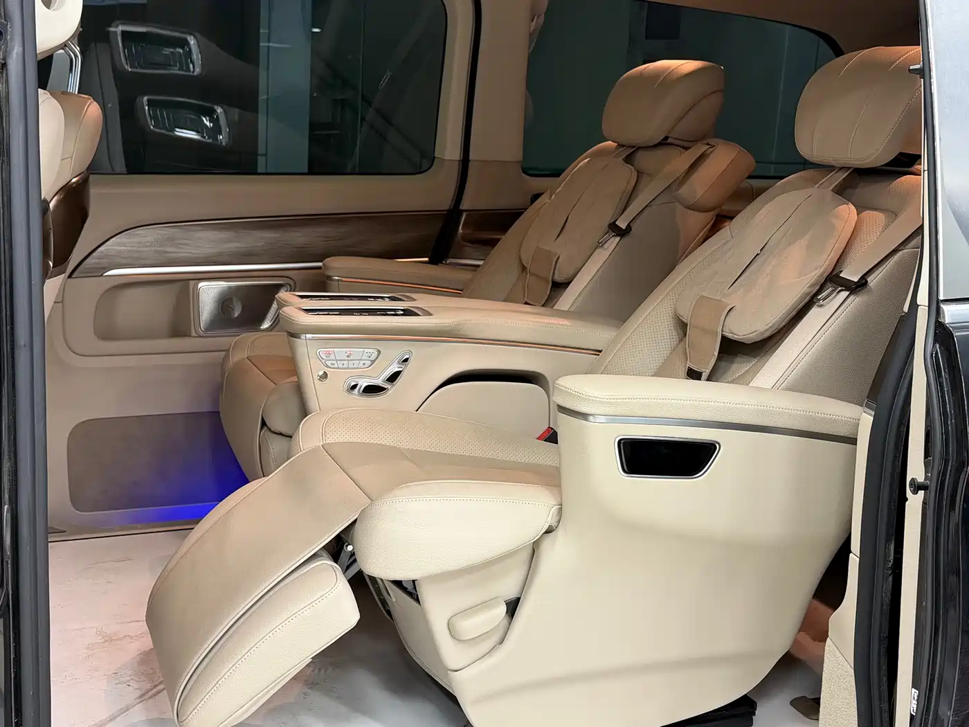 Mercedes-Benz V-Class 2022 V 260 Prestige Edition фото 5