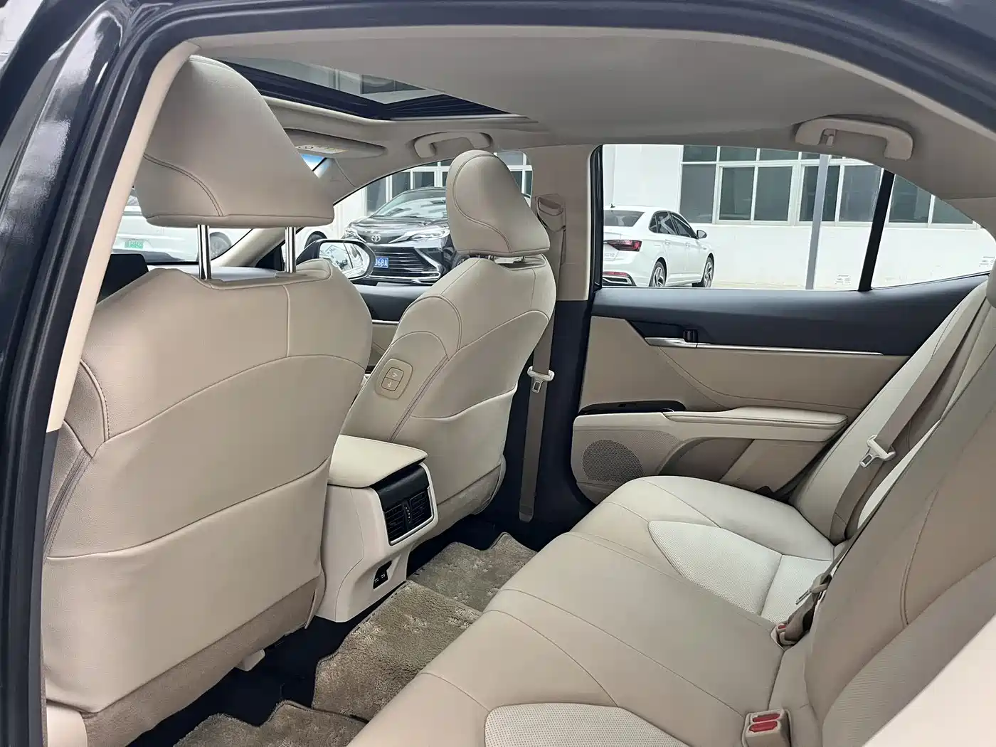 Toyota Camry 2023 2.0G Luxury Edition фото 14