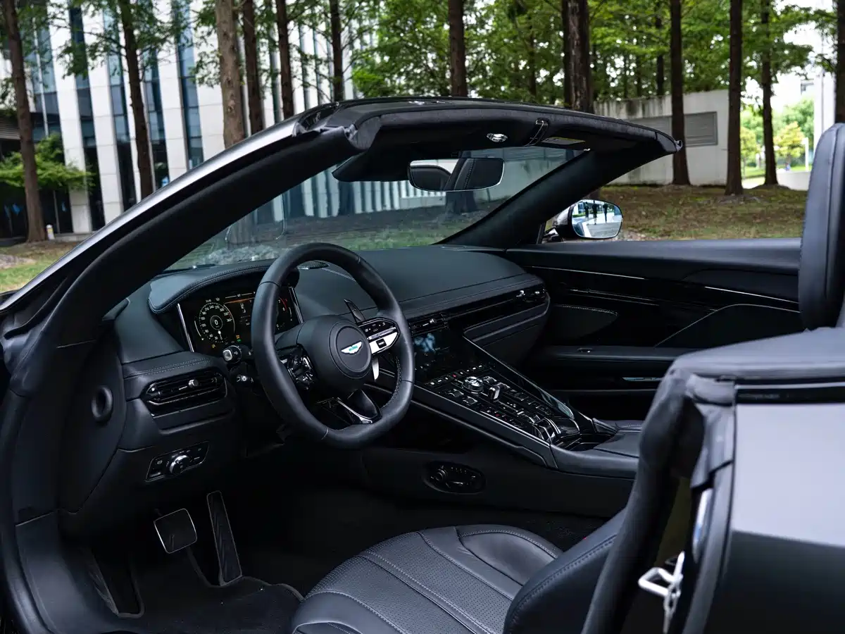 Aston Martin DB12 2025 2025 4.0T V8 Volante