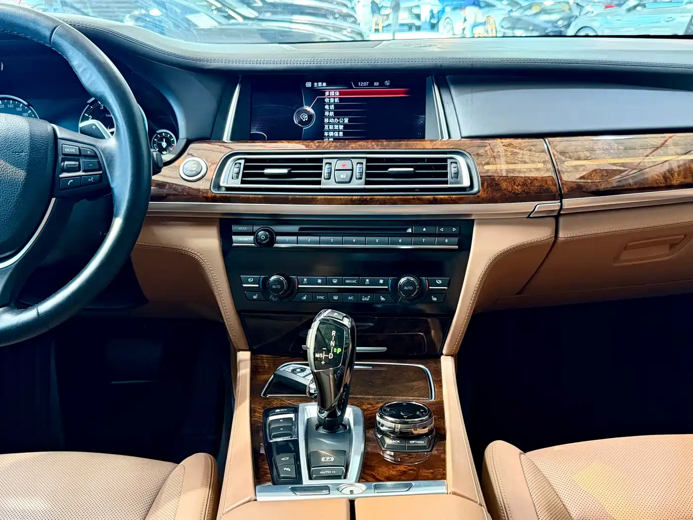 BMW 7 Series 2013 Model 760Li фото 21