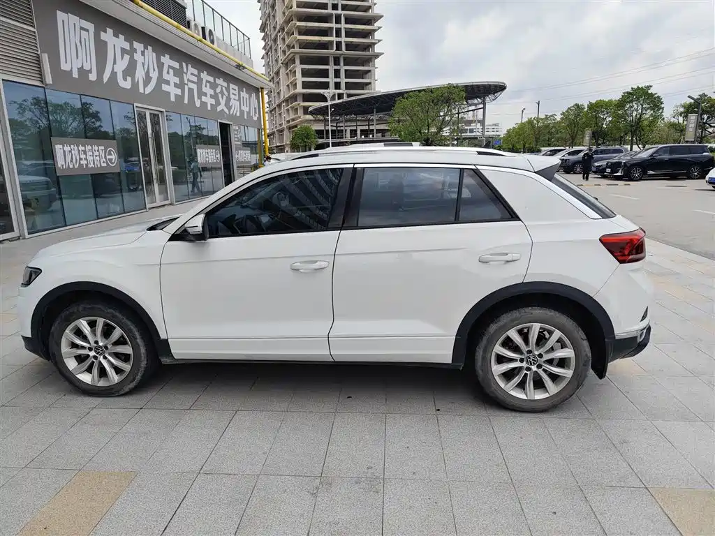 VOLKSWAGEN T ROC EXPLORING SONGS