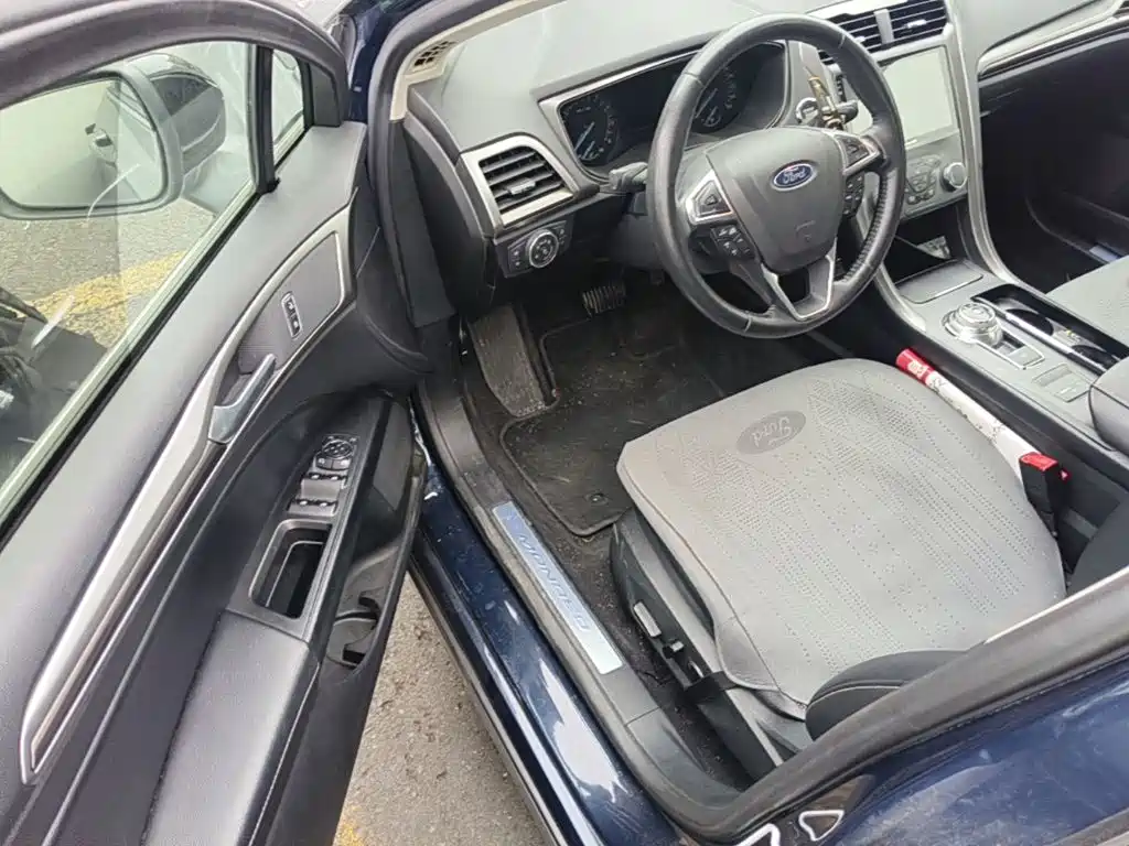 Фото 16 - Ford Mondeo