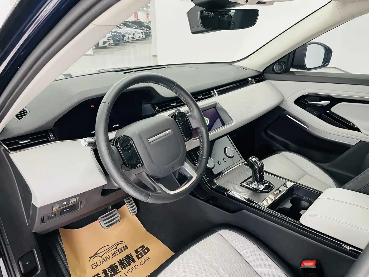 Land Rover Range Rover Evoque 2020 249PS R-DYNAMIC S Sport Edition фото 4