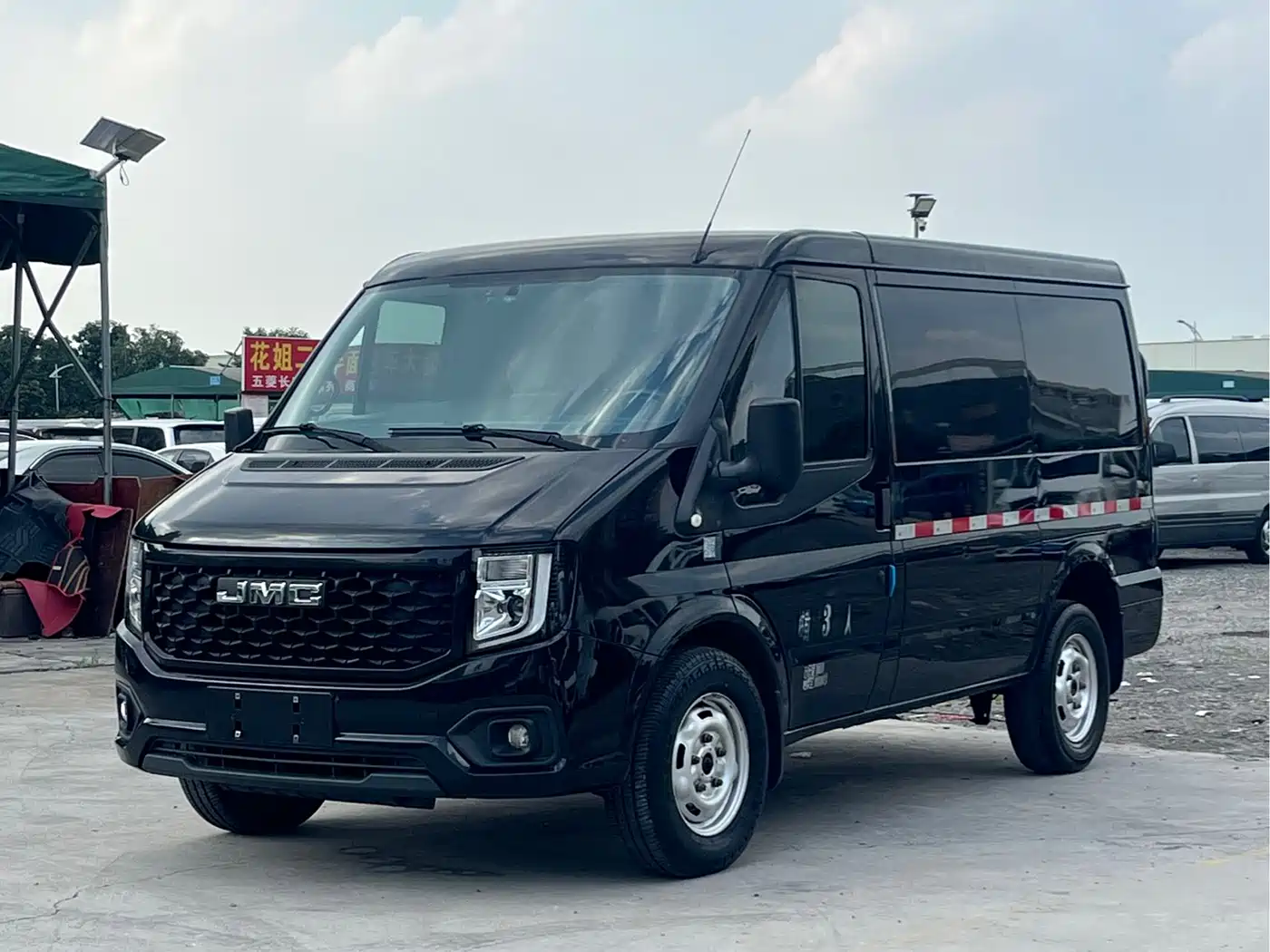 Jiangling JMC Fushun 2023 2.0T Manual Short Wheelbase Low Roof Commercial Van 2/3 Seats with Lift-up Tailgate