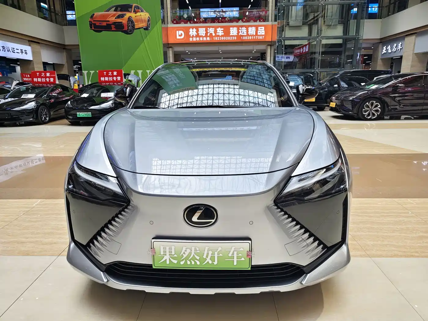 Lexus RZ 2023 450e 4WD Deluxe фото 3